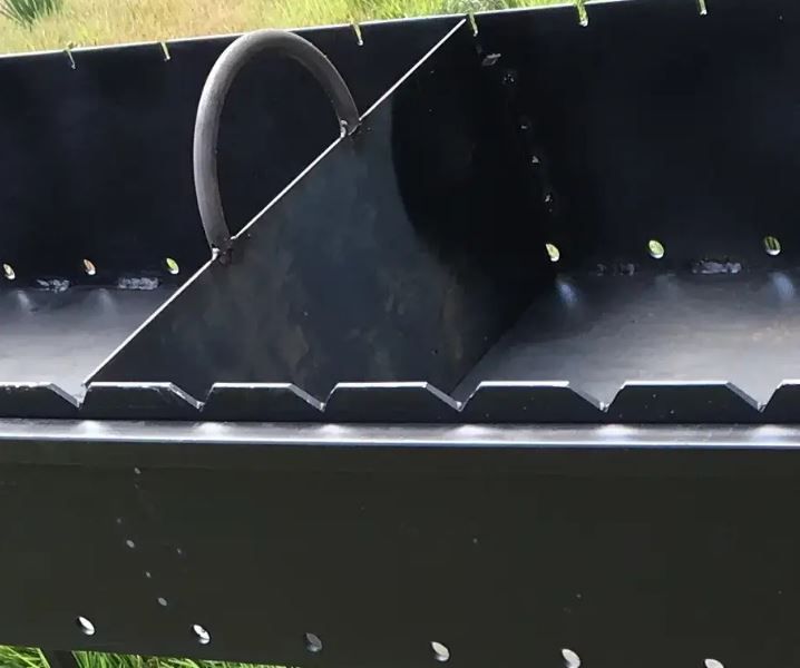 Мангал з дахом та дровницею на 20 шампурів 4 мм